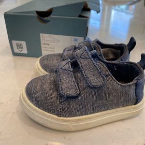 TOMS Lenny Navy Slub Chambray child shoe